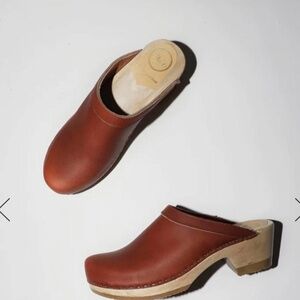 No6 handmade clogs